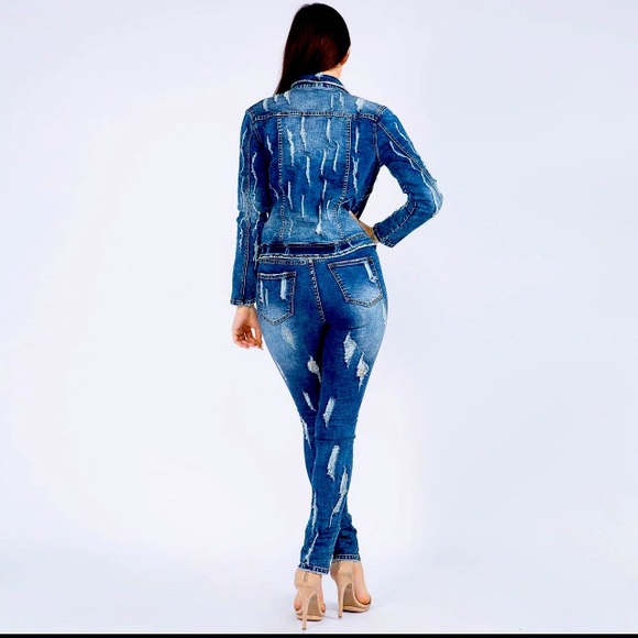 Classy Savage Jean Fit - Picture 2 of 2